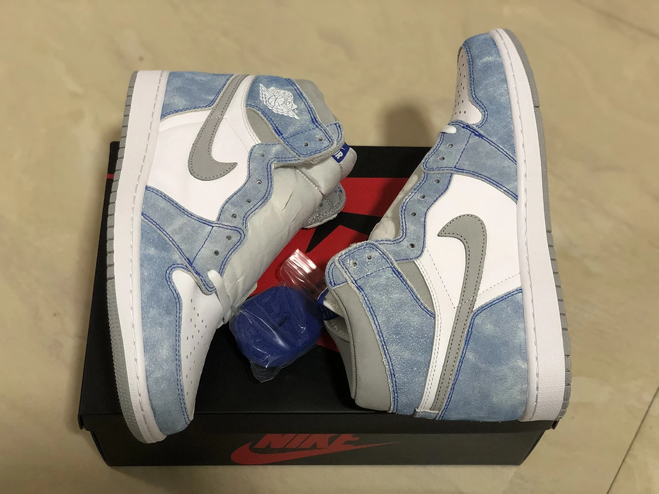 Fit Sporting Goods Air Jordan 1 High OG Hyper Royal/Light Smoke Grey-White 555088-402 17 Fit Sporting Goods Air Jordan 1 High OG Hyper Royal/Light Smoke Grey-White 555088-402 - Image 15