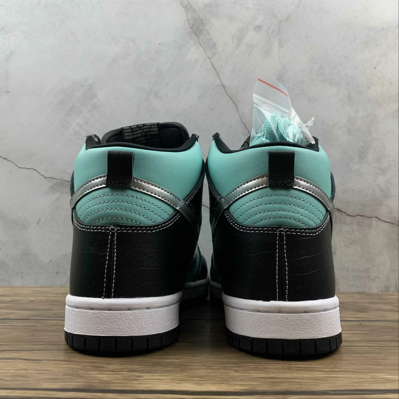 Fit Sporting Goods Diamond Supply Co. X Nike SB Dunk High Premium Aqua/Chrome-Black 8 Fit Sporting Goods Diamond Supply Co. X Nike SB Dunk High Premium Aqua/Chrome-Black - Image 6