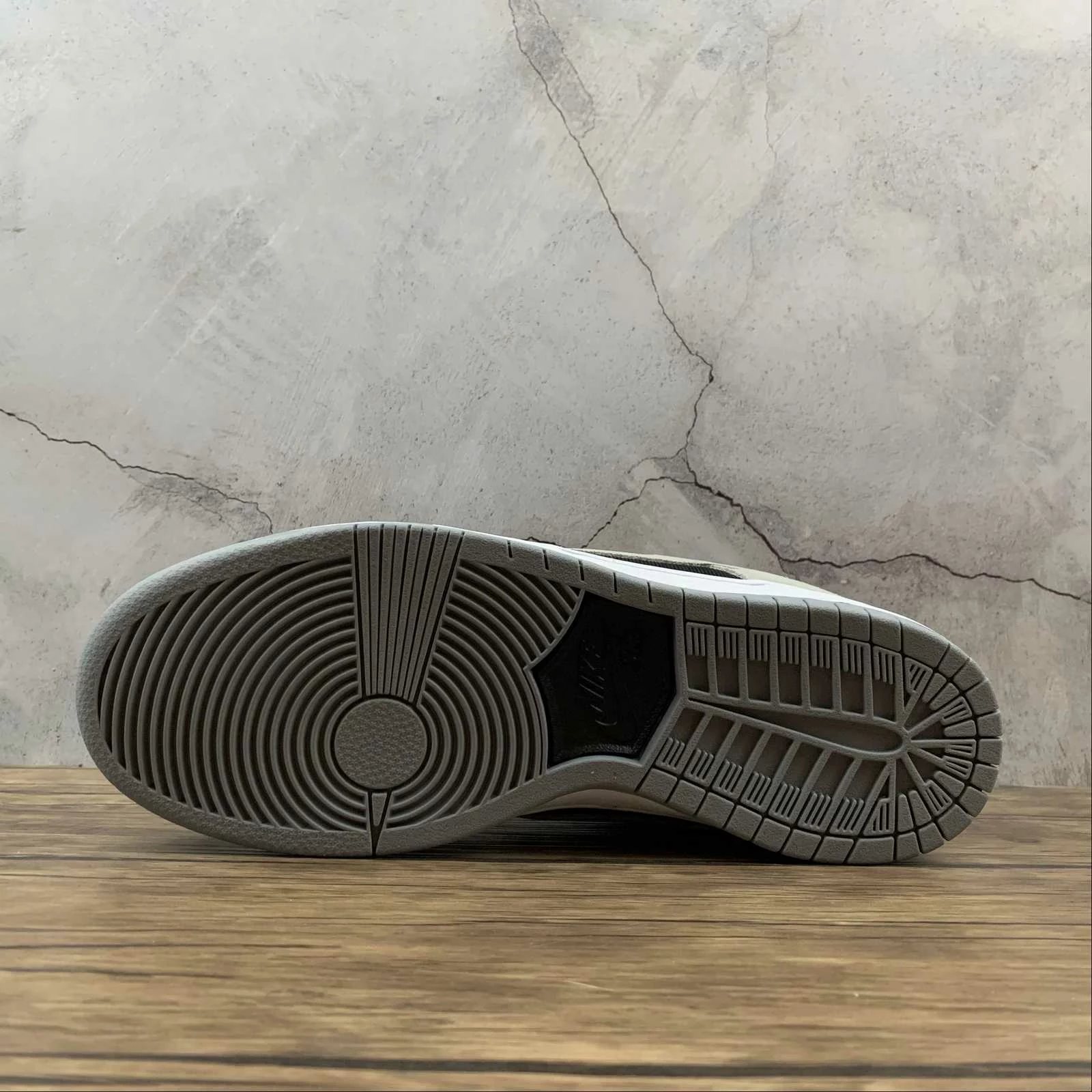 Fit Sporting Goods Nike SB Dunk Low Black/Wolf Grey-White 854866-001 4 Fit Sporting Goods Nike SB Dunk Low Black/Wolf Grey-White 854866-001 - Image 3