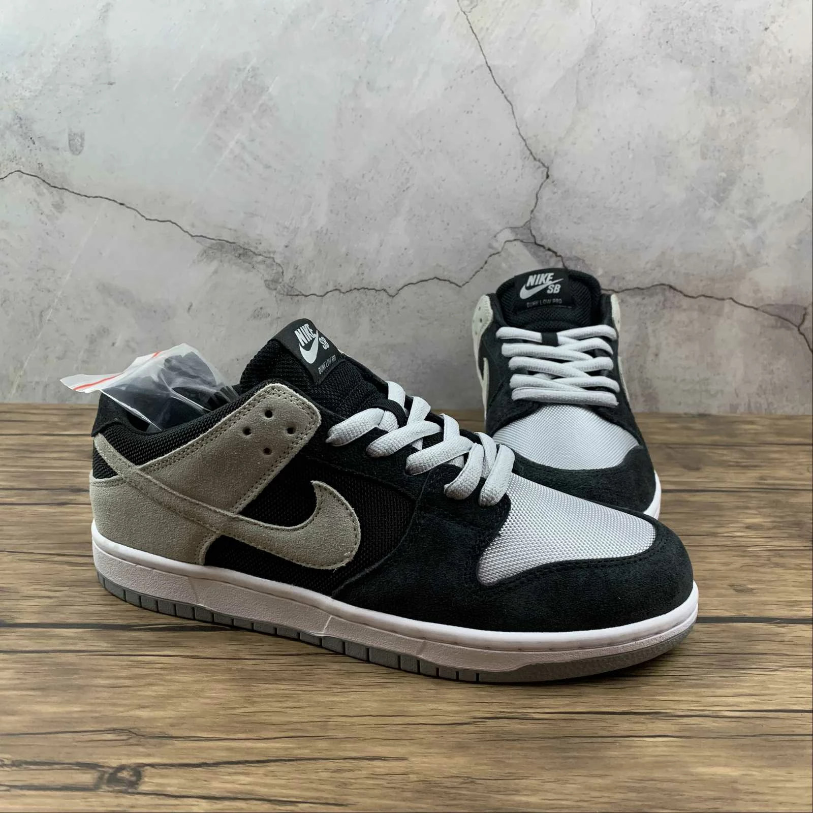 Fit Sporting Goods Nike SB Dunk Low Black/Wolf Grey-White 854866-001 6 Fit Sporting Goods Nike SB Dunk Low Black/Wolf Grey-White 854866-001 - Image 5